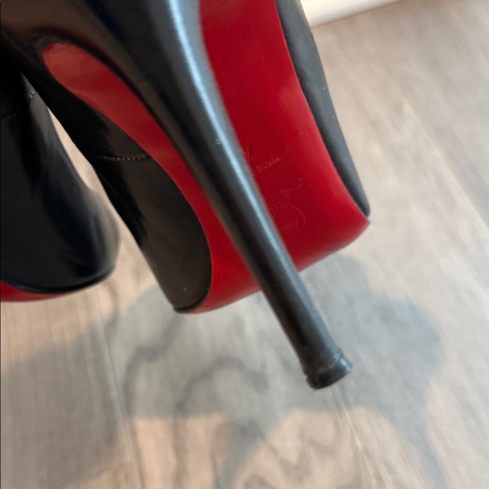 Christian Louboutin Classic Black Simple Stiletto Heels - Picture 9 of 9